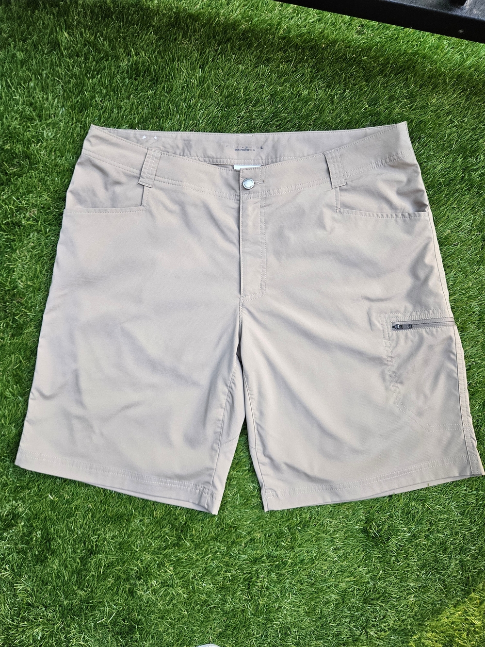 NWOT Columbia Women Hike Shorts Tan Beige Size 38W 10L Outdoor Cargo Hiking